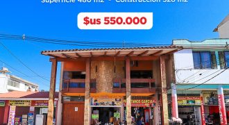 AMPLIA CASA CON TIENDAS COMERCIALES EN VENTA