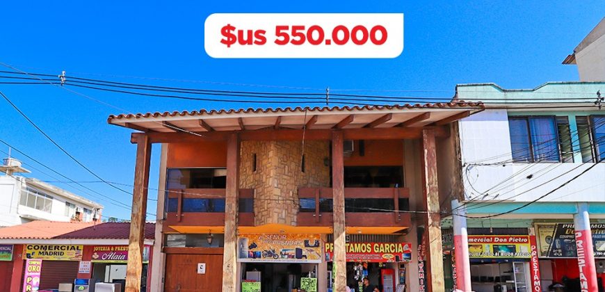 AMPLIA CASA CON TIENDAS COMERCIALES EN VENTA