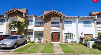 CASA EN CONDOMINIO JARDINES DEL URUBO II