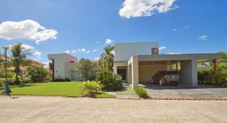 Casa en venta colinas urubo 2