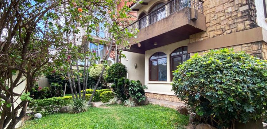 CASA EN VENTA EN SIRARI