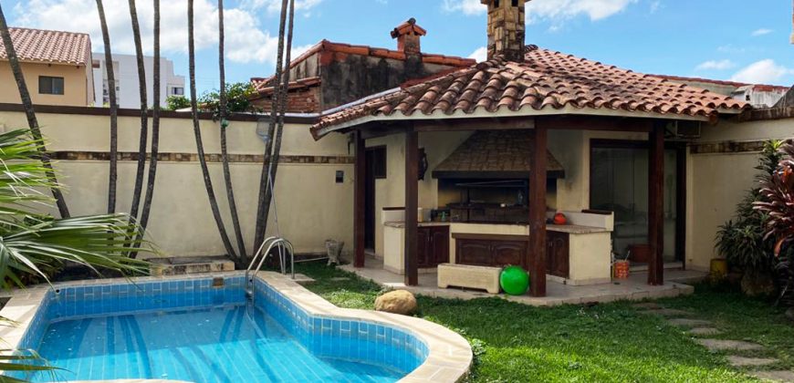 CASA EN VENTA EN SIRARI