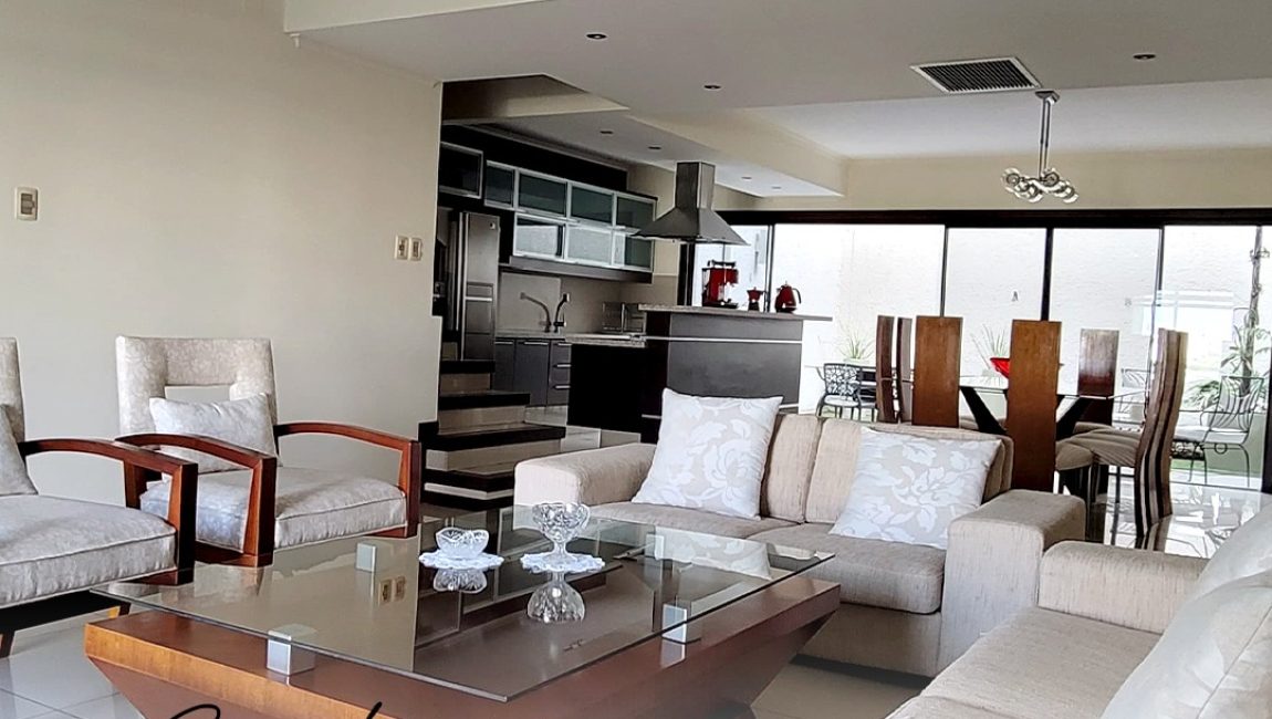 2.200 $us. ALQUILER PENTHOUSE AMOBLADO 3 DORMITORIOS CONDOMINIO CIUDAD REAL