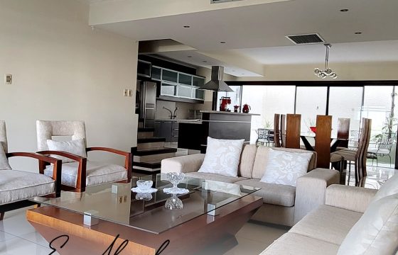 2.200 $us. ALQUILER PENTHOUSE AMOBLADO 3 DORMITORIOS CONDOMINIO CIUDAD REAL